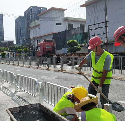 龍崗市政機非隔離深標(biāo)護欄，600米
